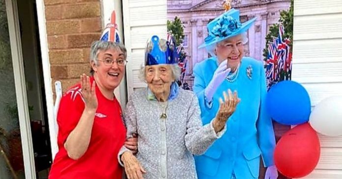 Live updates on final day of Jubilee celebrations in Birmingham - as rain affects street parties

